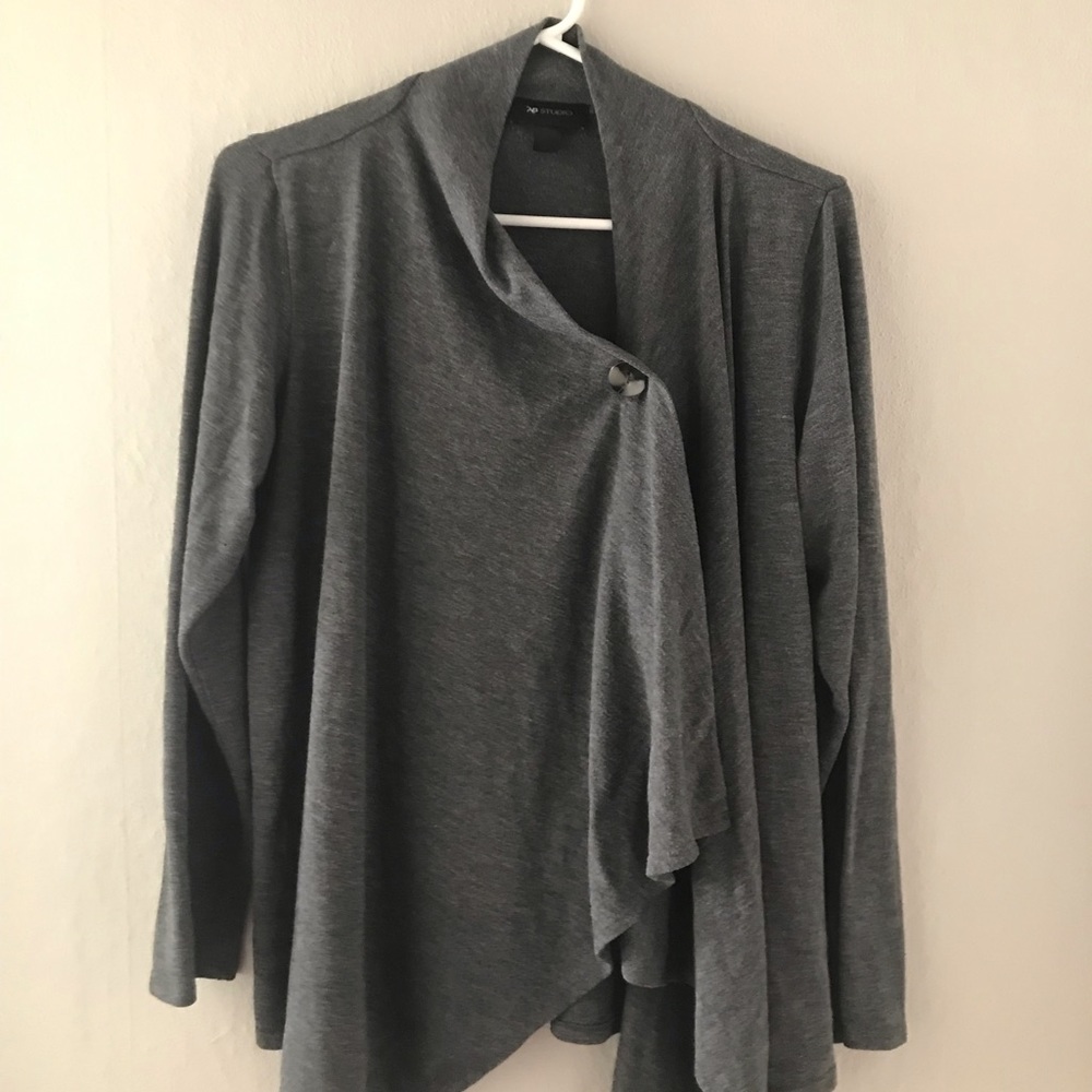 Single button gray cardigan